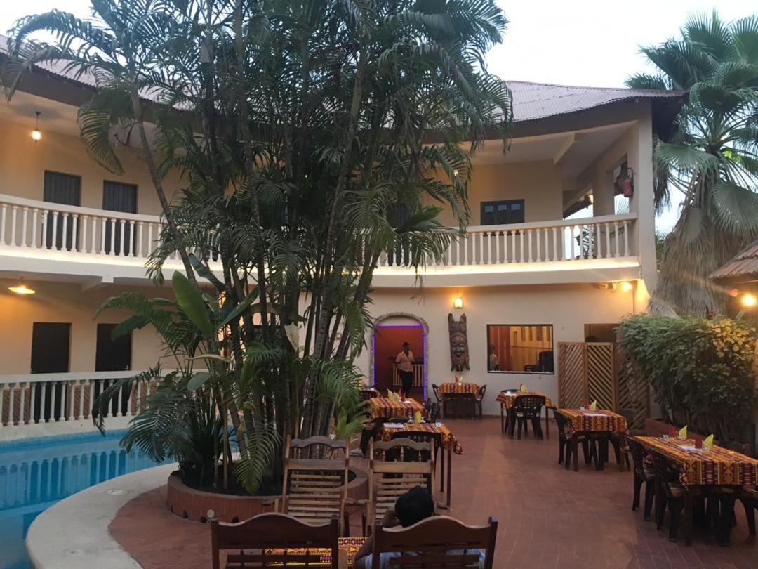 Les Jardins Du Flamboyant Hotel Ziguinchor Exterior photo